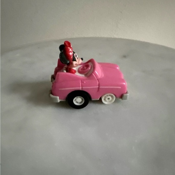 Disney Vintage Mini Figurines Minnie Mouse Pink Car 2" - Picture 4 of 7